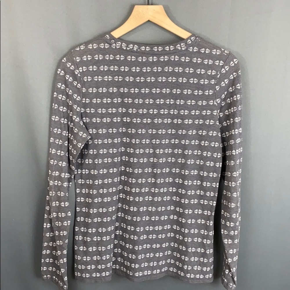 𝅺long sleeve T - Picture 2 of 5